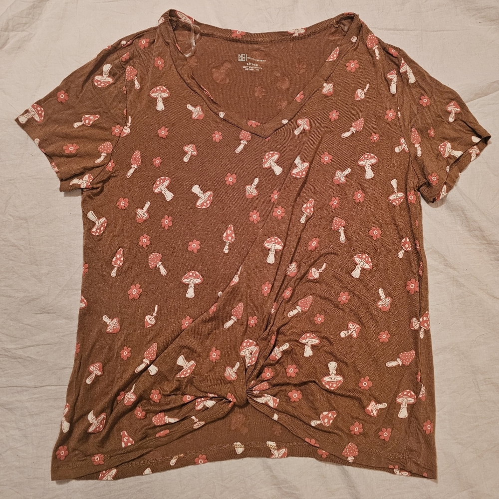 No Boundaries Mushroom Blouse Women's Large (11-13)